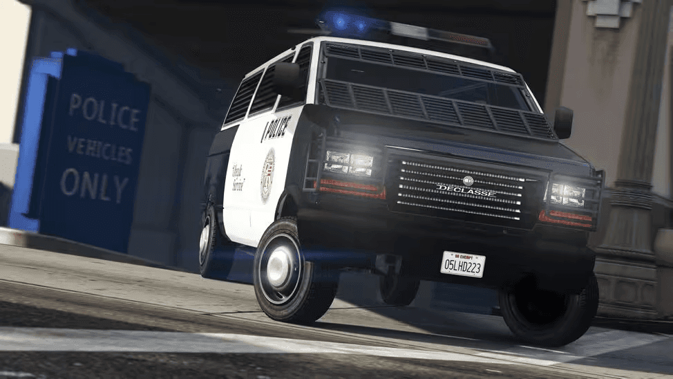 Declasse Police Transporter
