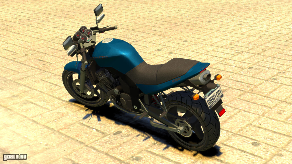 PCJ 600 превратился из спортивного мотоцикла в стритфайтер, напоминающий. 